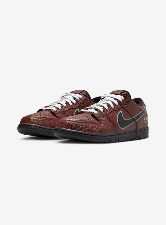 Nike SB Dunk Low Limosine Skateboards