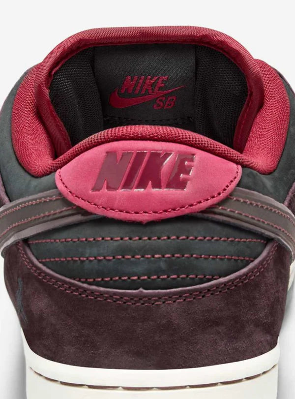 DUNK LOW PRO SB RIOT SKATESHOP