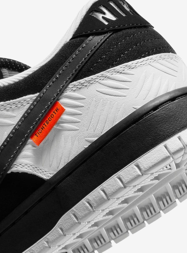 NIKE SB DUNK LOW TIGHTBOOTH