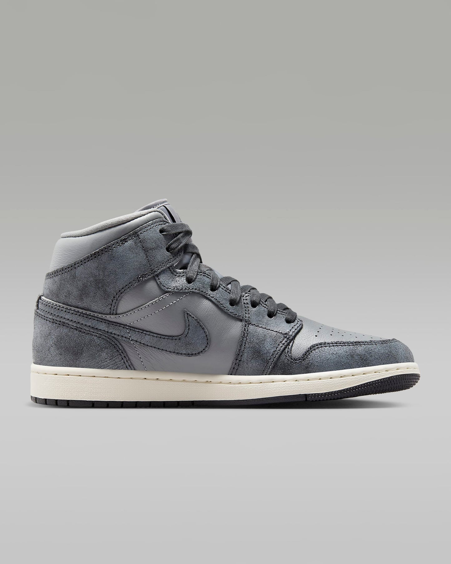 Air Jordan 1 Mid SE Smoke Grey