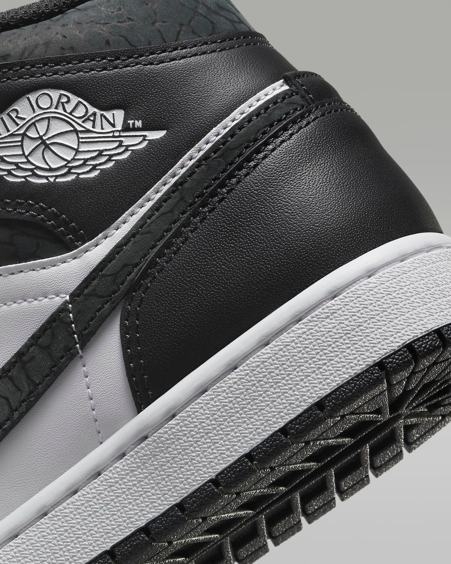 AIR JORDAN 1 MID SE ELEPHANT PRINT