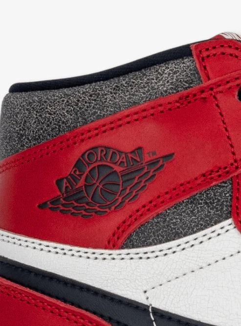 AIR JORDAN 1  HIGH CHICAGO LOST AND FOUND