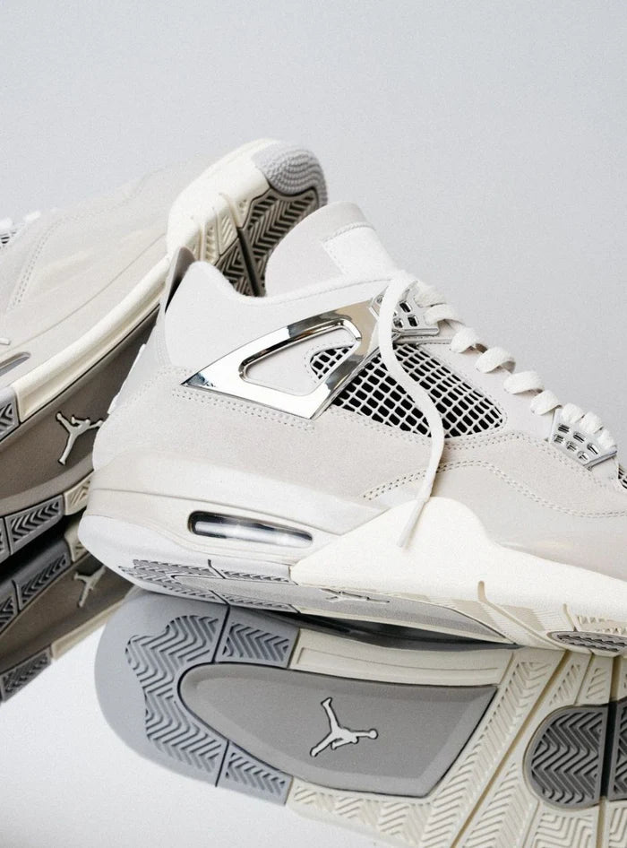 AIR JORDAN 4 RETRO FROZEN MOMENTS