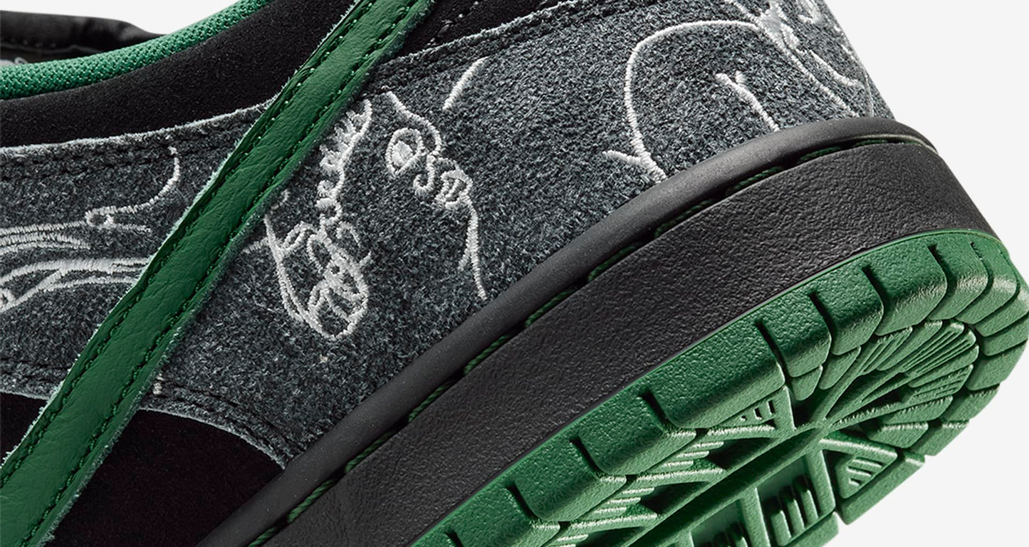 NIKE SB DUNK LOW PRO X THERE ANTHRACITE AND GORGE GREEN