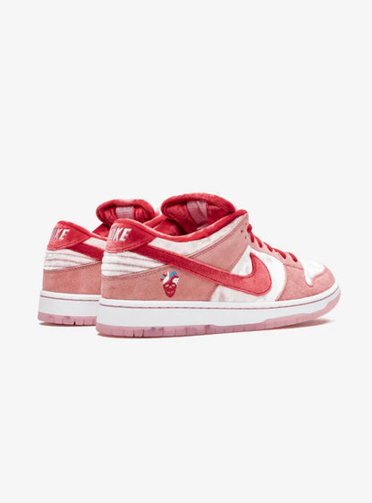 NIKE SB DUNK LOW STRANGELOVE SKATEBOARDS