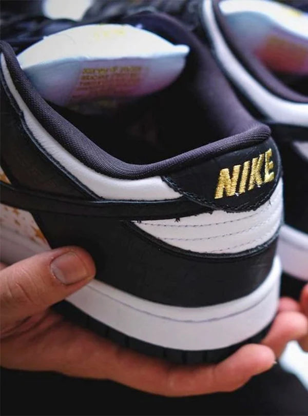 NIKE SB DUNK LOW SUPREME STARS BLACK (2021)