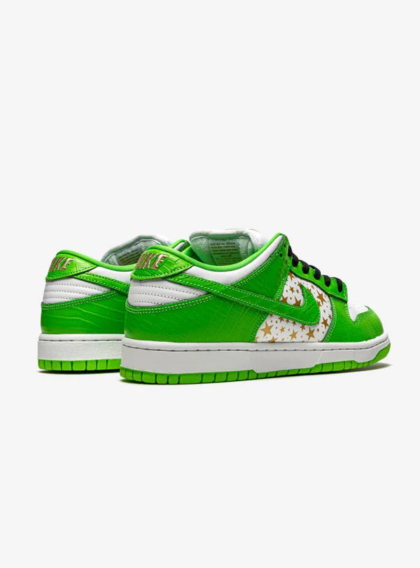 NIKE SB DUNK LOW SUPREME STARS MEAN GREEN (2021)